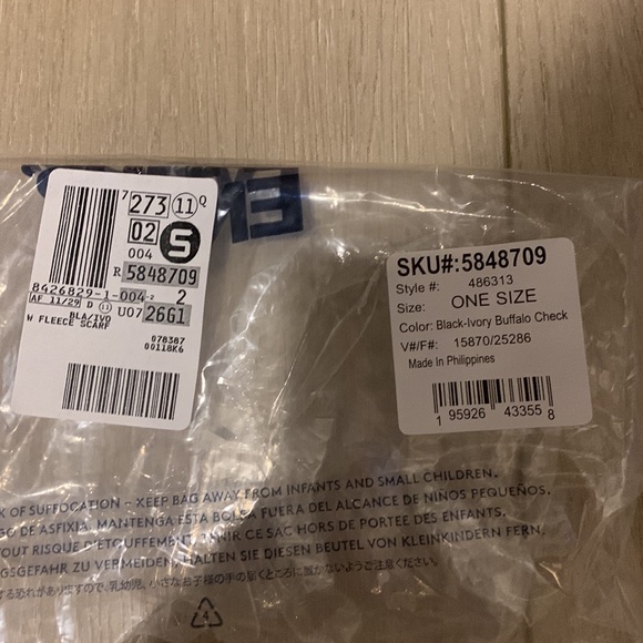 Lands End Checkered Plaid Scarf - Picture 4 of 4